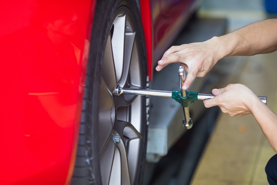 汽车维修好不好学？一个月能挣多少钱？