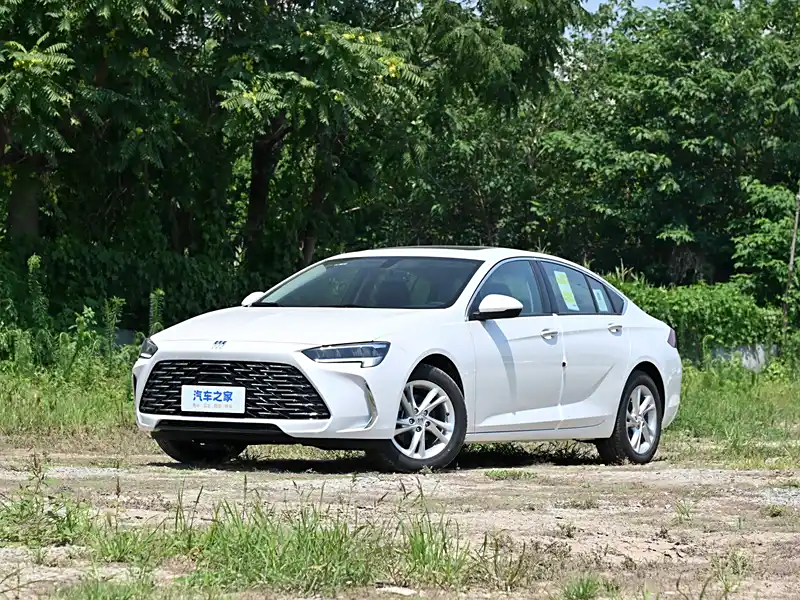 重庆地区君威特价出售！最高优惠4.5万，数量有限