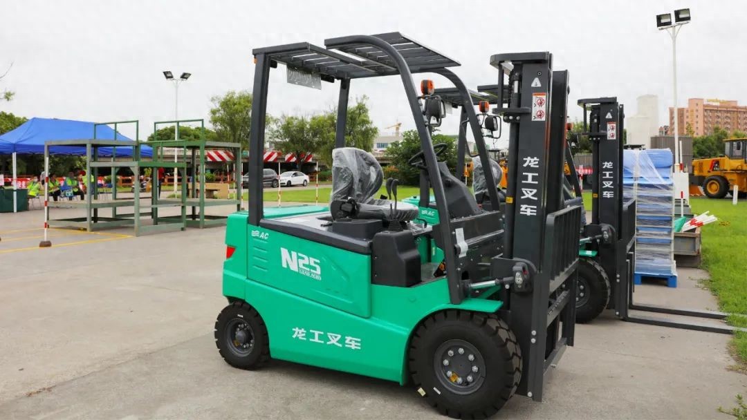 龙工叉车 | 