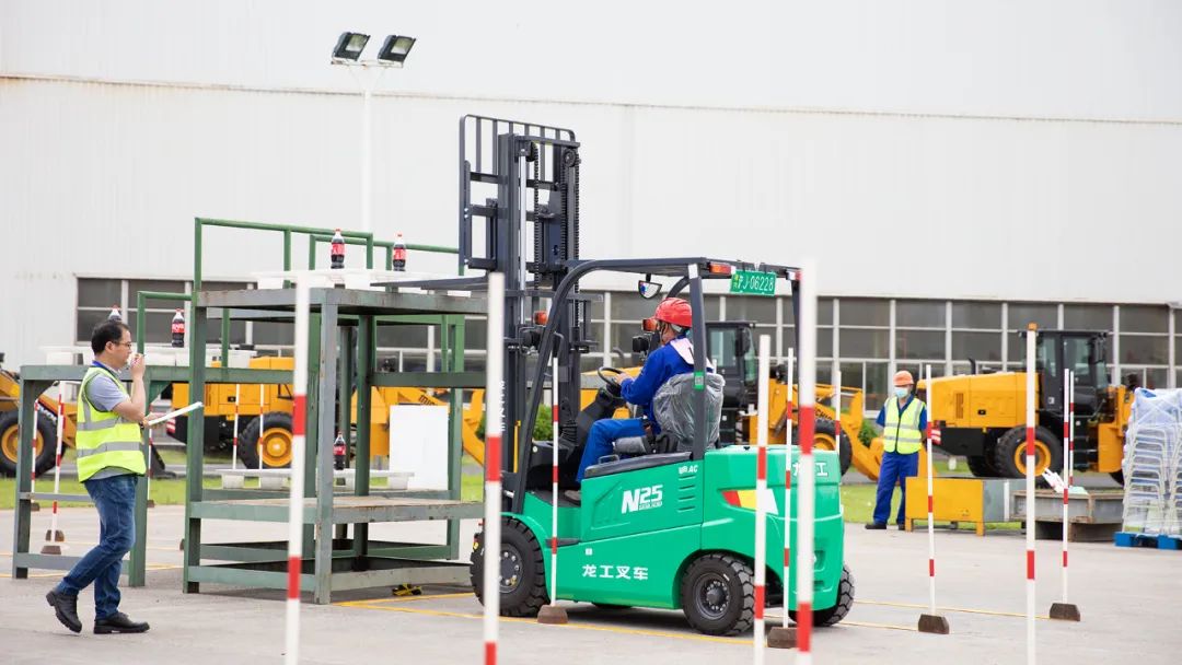 龙工叉车 | 新能源叉车:环保、节能、安全的物流搬运好帮手(图3) 环保节能锂电叉车_龙工新能源叉车优点_龙工叉车销售