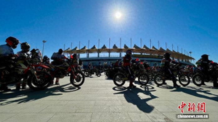 2025中国大海道（国际）摩托越野拉力赛在新疆哈密市开幕