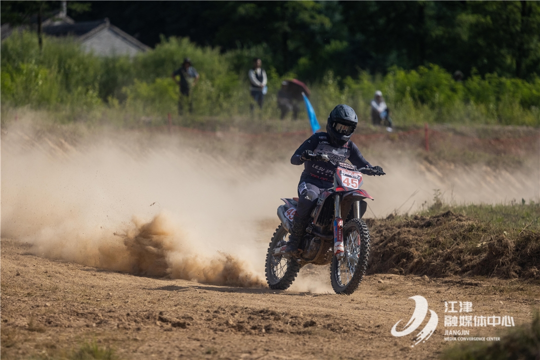 出厂即巅峰!“江津造”摩托征服全国顶尖越野赛(图3) 重庆峻驰量产车越野赛成绩_摩托越野赛道_重庆峻驰LX250R 2025中国摩托车越野锦标赛