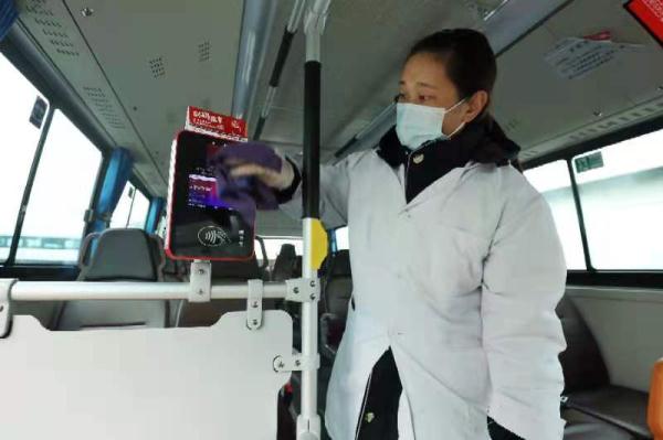 北京27条跨省公交正常运营 上车前须这样做(图3) 北京公交跨省线路运营情况_北京到沙城 汽车_北京公交防疫措施