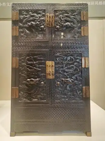 木器风华:一展了解中国传统家具|观展(图13) 中国传统家具工艺_紫檀木花梨木酸枝木楠木鸡翅木瘿木铁梨木材质特点_中国古典家具木料色泽刀工漆艺装饰纹样