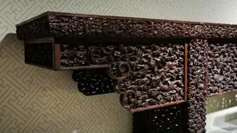 木器风华:一展了解中国传统家具|观展(图19) 紫檀木花梨木酸枝木楠木鸡翅木瘿木铁梨木材质特点_中国古典家具木料色泽刀工漆艺装饰纹样_中国传统家具工艺