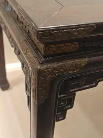木器风华:一展了解中国传统家具|观展(图26) 紫檀木花梨木酸枝木楠木鸡翅木瘿木铁梨木材质特点_中国古典家具木料色泽刀工漆艺装饰纹样_中国传统家具工艺