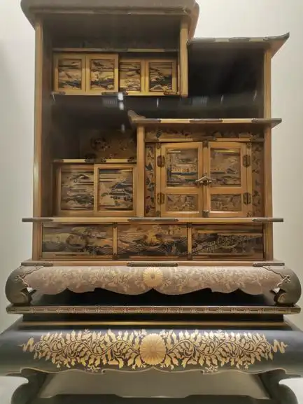 木器风华:一展了解中国传统家具|观展(图47) 中国古典家具木料色泽刀工漆艺装饰纹样_紫檀木花梨木酸枝木楠木鸡翅木瘿木铁梨木材质特点_中国传统家具工艺