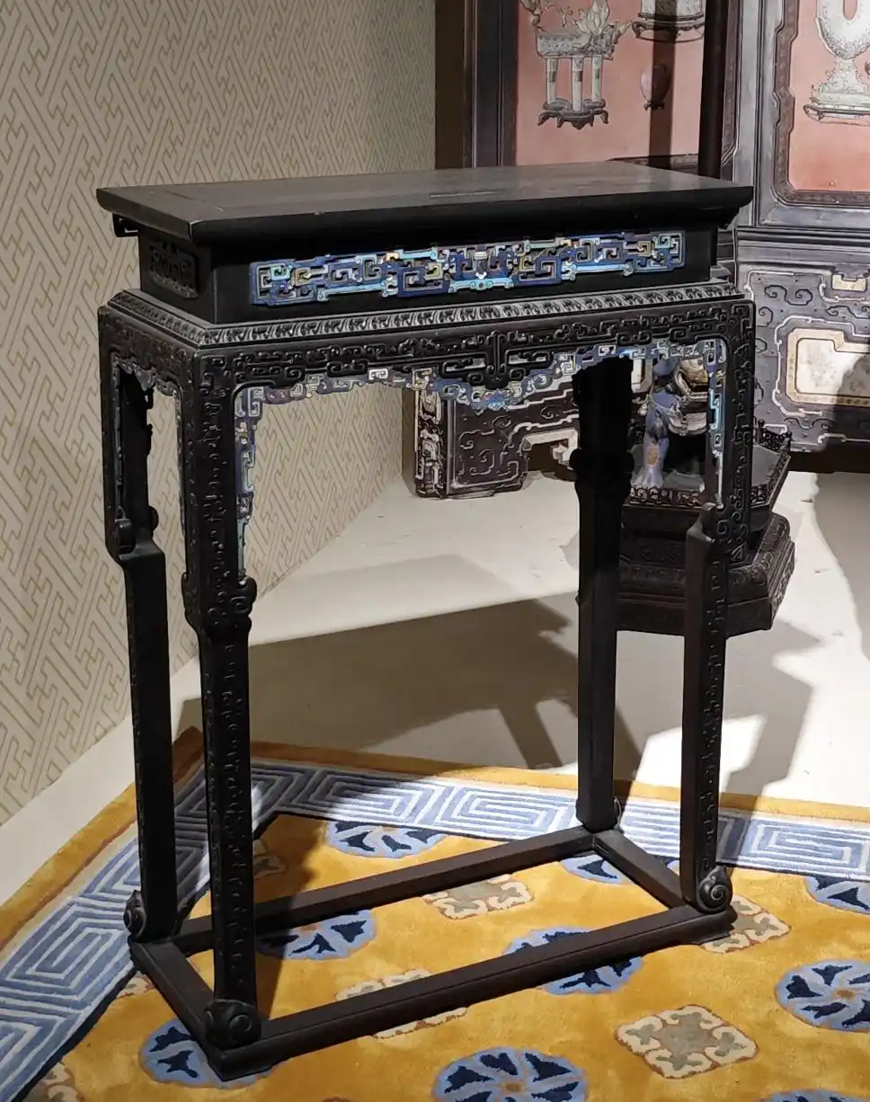 木器风华:一展了解中国传统家具|观展(图49) 中国传统家具工艺_紫檀木花梨木酸枝木楠木鸡翅木瘿木铁梨木材质特点_中国古典家具木料色泽刀工漆艺装饰纹样