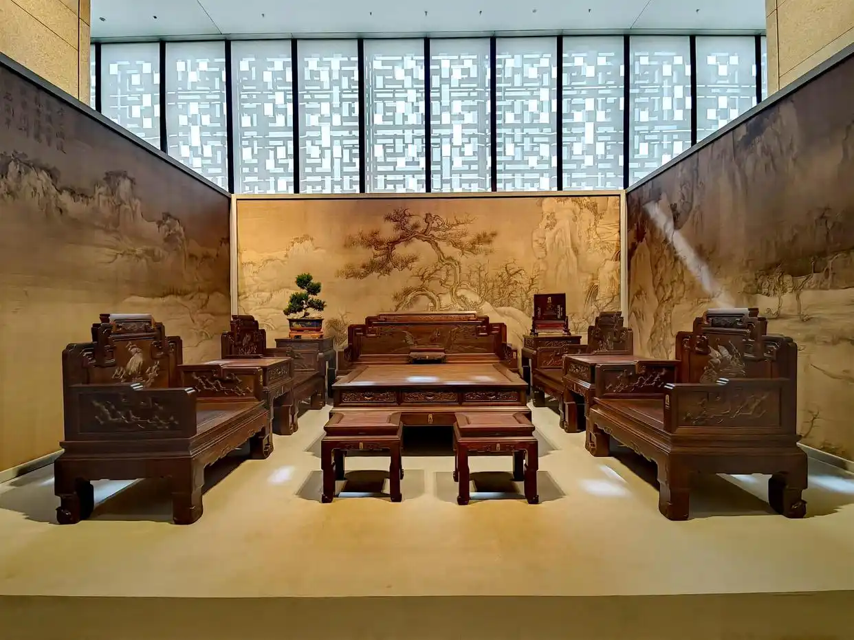 展现中国木作技艺之美,陈玉树新时代古典家具艺术展开幕(图3) 中国工艺美术馆陈玉树展览_陈玉树古典家具艺术展_中国传统家具工艺