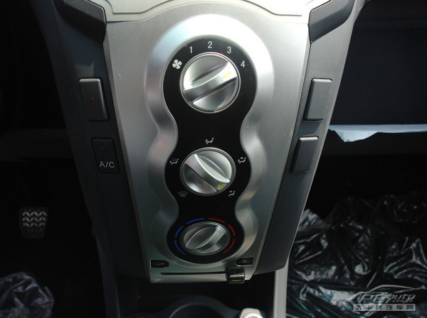 外形靓丽 六款4万元左右精品小车推荐(5)(图14) 外形靓丽 六款4万元左右精品小车推荐\(3\)