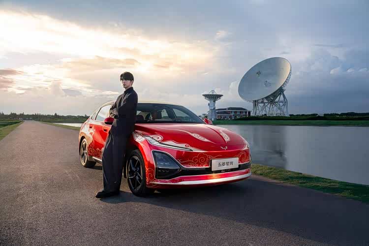 国庆购车优享7重好礼 五菱星光置换补贴价7.68万元起