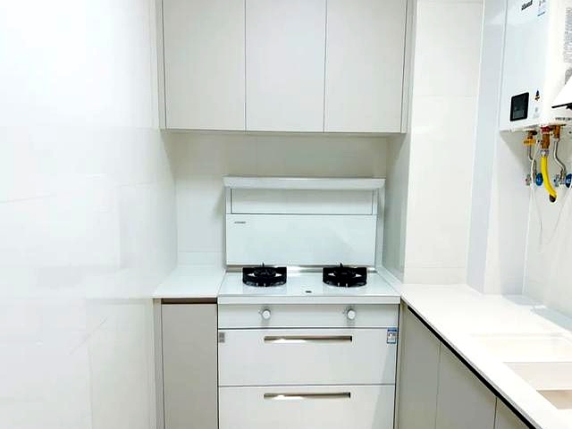 越来越多人不在厨房装油烟机了,他们是真聪明,还是交了智商税?(图3) 侧吸油烟机橱柜_集成灶后悔率_安装破坏橱柜