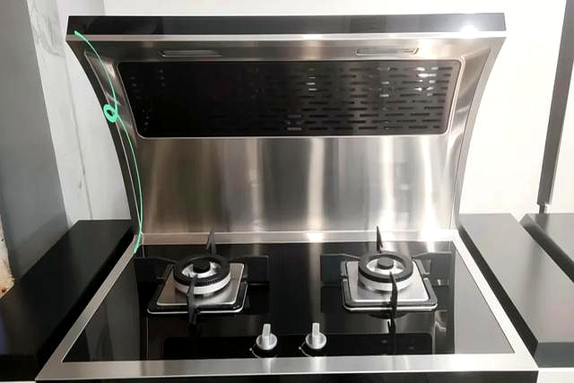 越来越多人不在厨房装油烟机了,他们是真聪明,还是交了智商税?(图7) 侧吸油烟机橱柜_安装破坏橱柜_集成灶后悔率