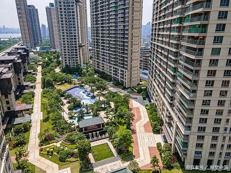 上海新房单价33万刷纪录！豪宅狂欢，刚需沉默，谁的上海？