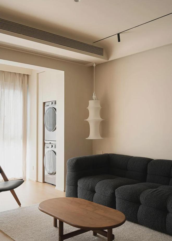 85平精装改温馨自然质感三室两卫,这个家美观不留卫生死角(图8) 客厅餐厅厨房硬装改动_85平方三室一厅户型图_深圳85平精装房改造