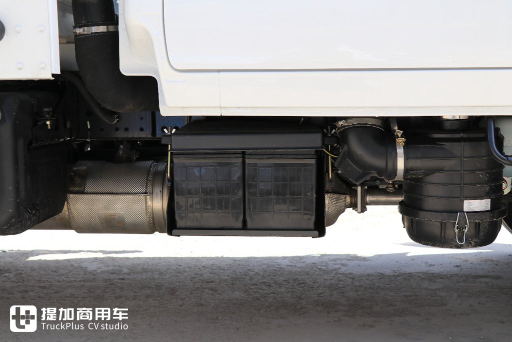 全新庆铃五十铃100P来袭,实拍双排座车型,带你看它有何升级改进(图18) 二手庆铃双排座货车_庆铃五十铃100P新车型_庆铃五十铃100P经典外观内饰升级