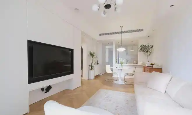 85平现代简约实用三室两卫,整个公共空间都融合在一起(图12) 85平方三室一厅户型图_深圳年轻夫妻家庭装修设计_深圳85平现代简约装修