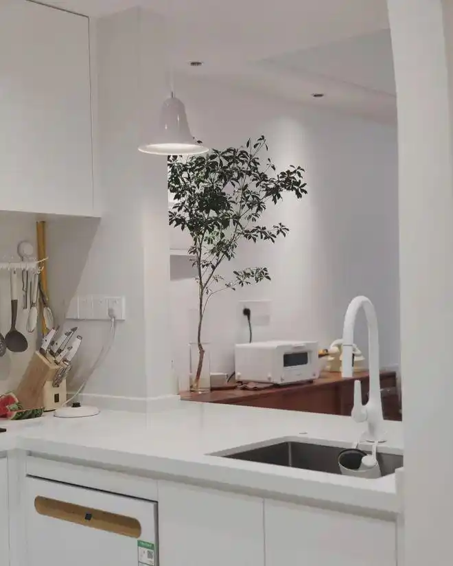 85平现代简约实用三室两卫,整个公共空间都融合在一起(图7) 深圳85平现代简约装修_深圳年轻夫妻家庭装修设计_85平方三室一厅户型图