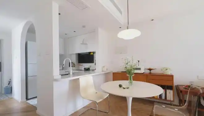 85平现代简约实用三室两卫,整个公共空间都融合在一起(图9) 深圳85平现代简约装修_85平方三室一厅户型图_深圳年轻夫妻家庭装修设计