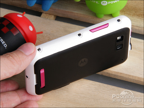 外观靓丽硬件升级!摩托罗拉ME525+评测(图8) 摩托罗拉ME525+评测_ME525+三防手机功能_qq 摩托me525