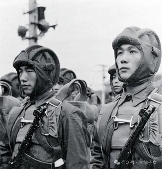 中国空降兵是怎么诞生的?(图3) 空降兵的工资是多少_中国空降兵成立历史_人民解放军空降兵诞生纪念日