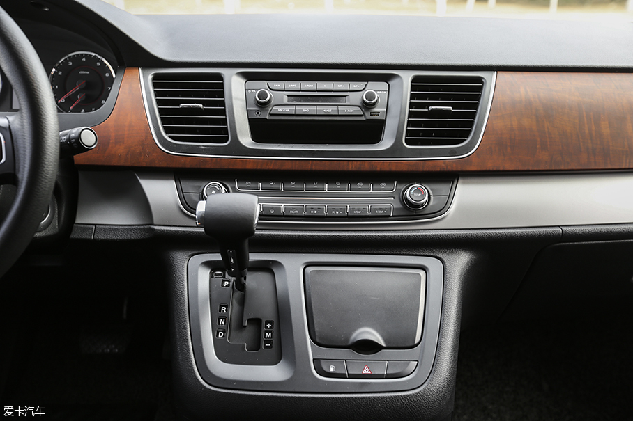 贴心周到 体验上汽大通G10网约多功能车(图6) 贴心周到 体验上汽大通G10网约多功能车