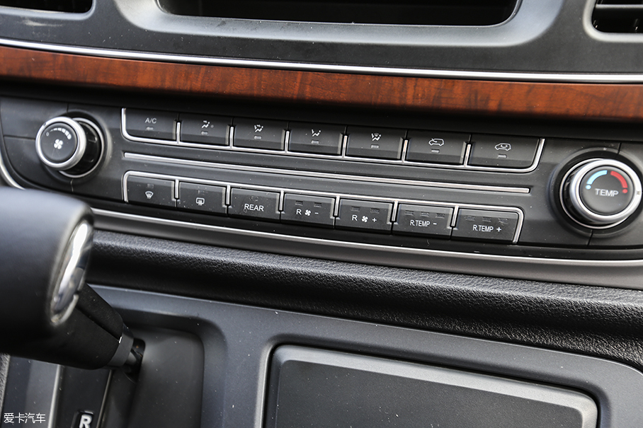 贴心周到 体验上汽大通G10网约多功能车(图7) 贴心周到 体验上汽大通G10网约多功能车