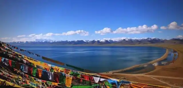 探索北京到拉萨的火车之旅:价格低廉的高原风光体验(图2) 北京到拉萨火车票_北京到拉萨火车z21风景_火车进藏之旅