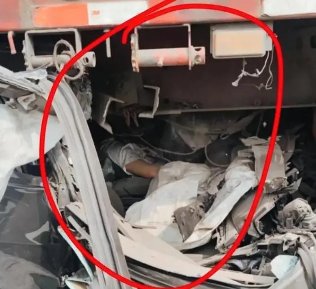 特斯拉追尾(图22) 浙江特斯拉追尾大货车事故_轿车猛追尾货车_监控曝光真相