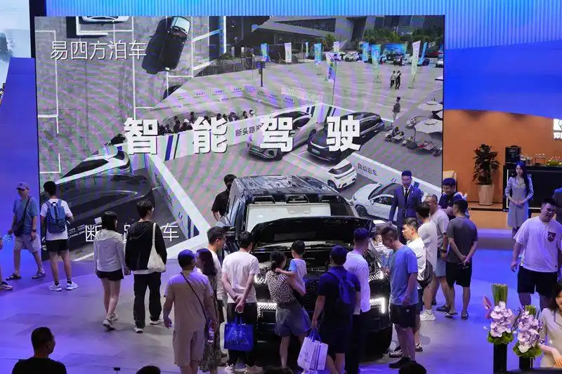 第21届长春汽博会启幕 众多新车型首次亮相(图4) 长春东北亚国际博览中心车展_第21届长春国际汽车博览会_长春汽车博览会