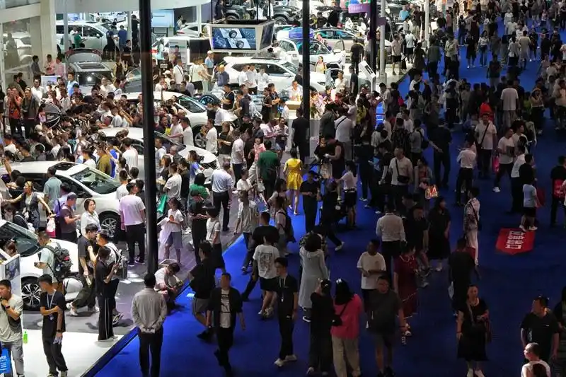 第21届长春汽博会启幕 众多新车型首次亮相(图10) 第21届长春国际汽车博览会_长春汽车博览会_长春东北亚国际博览中心车展