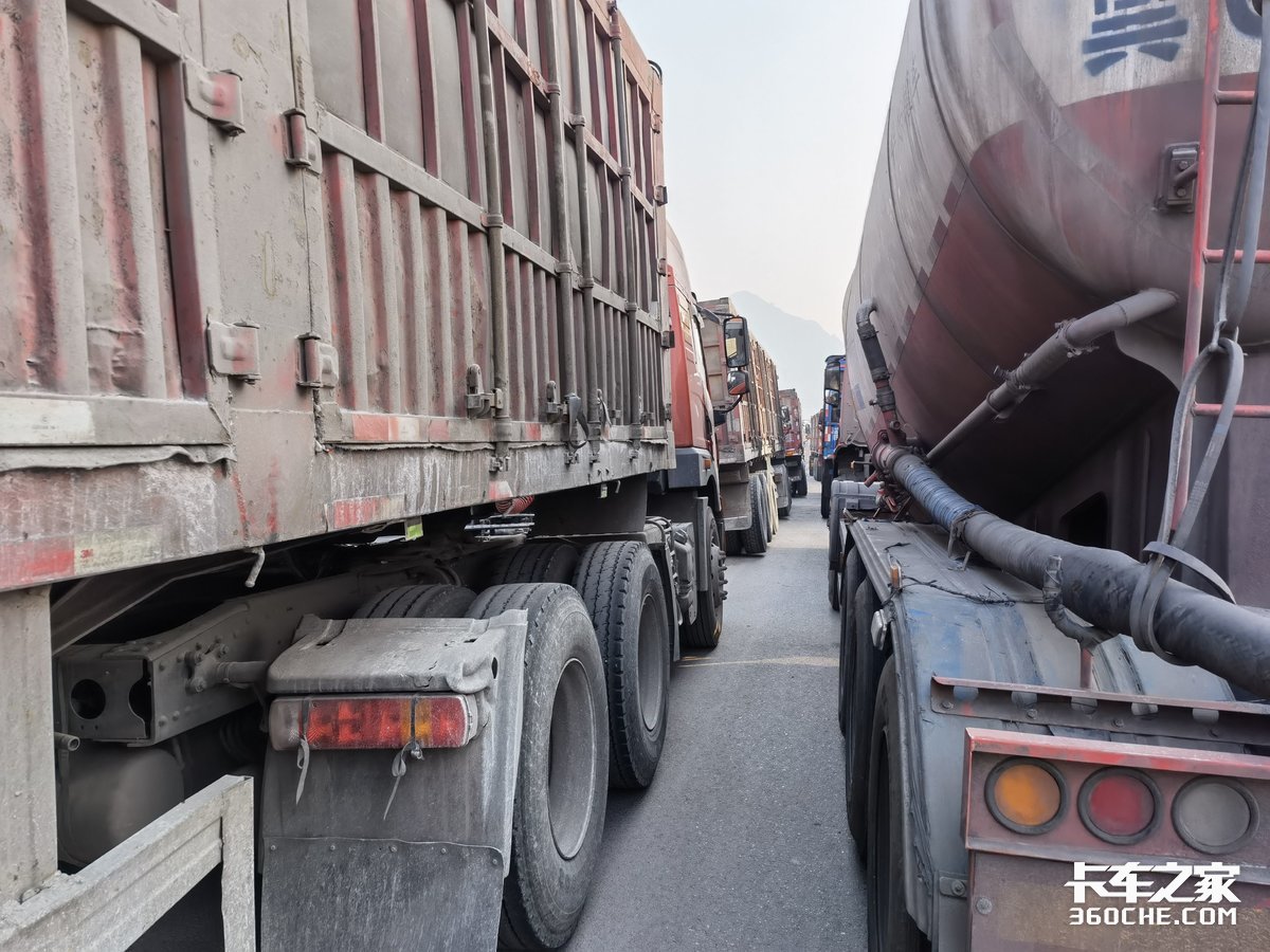 跟车体验_卡车运输全过程_拉煤货车