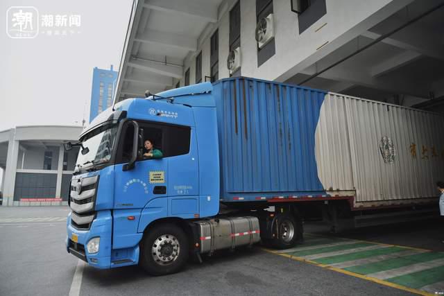 21.5米卡车4000公里专线 快递“卡姐”用车轮丈量人生(图2) 卡姐_女性卡车司机_半挂大车一年能挣多少