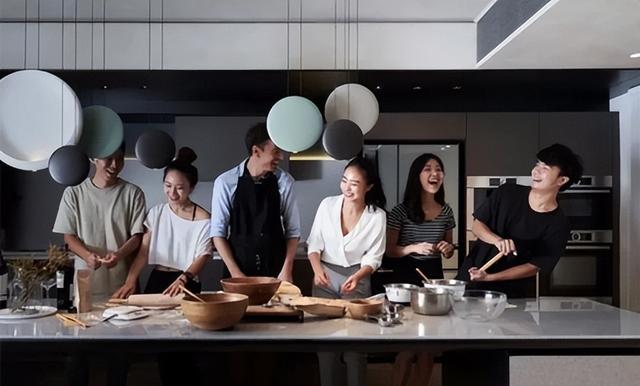 装修知识:开放式厨房VS传统厨房,看完再决定!(图11) 油烟机吸净率98_自己装修厨房的步骤_开放式厨房