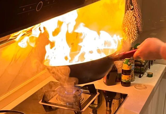 装修知识:开放式厨房VS传统厨房,看完再决定!(图6) 开放式厨房_自己装修厨房的步骤_油烟机吸净率98