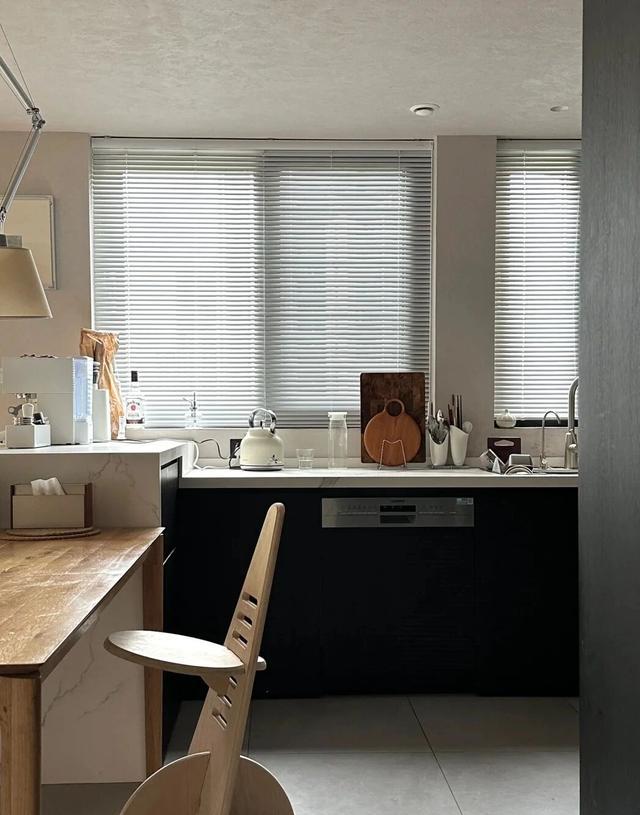 装修知识:开放式厨房VS传统厨房,看完再决定!(图8) 油烟机吸净率98_自己装修厨房的步骤_开放式厨房