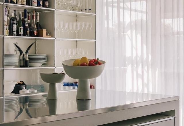 厨房装修不定制橱柜,还可以怎么装?看了年轻人的做法,被折服了(图2) 自己装修厨房的步骤_金属支架厨房改造_定制橱柜避坑