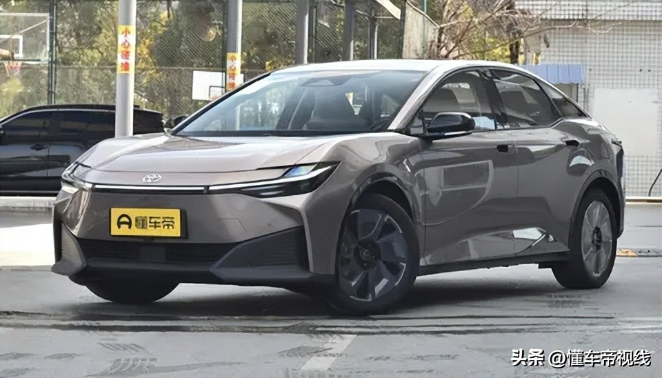 新车 | 国内售15.98万元起,马自达EZ-6纯电全球版将在泰国上市(图12) 马自达6e 2025年上市 续航552公里_马自达6e 欧洲市场版本 外观内饰设计_马自达2025新车