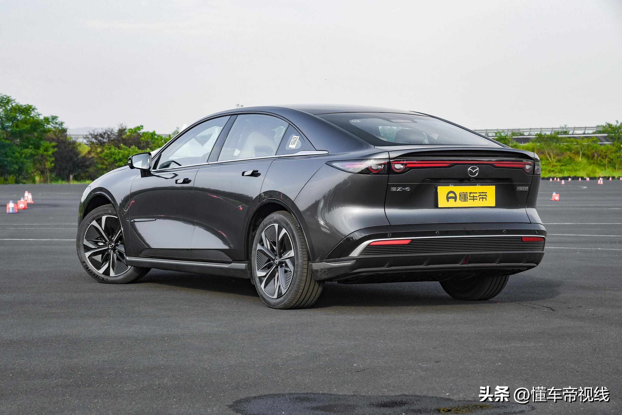 新车 | 国内售15.98万元起,马自达EZ-6纯电全球版将在泰国上市(图6) 马自达6e 欧洲市场版本 外观内饰设计_马自达2025新车_马自达6e 2025年上市 续航552公里