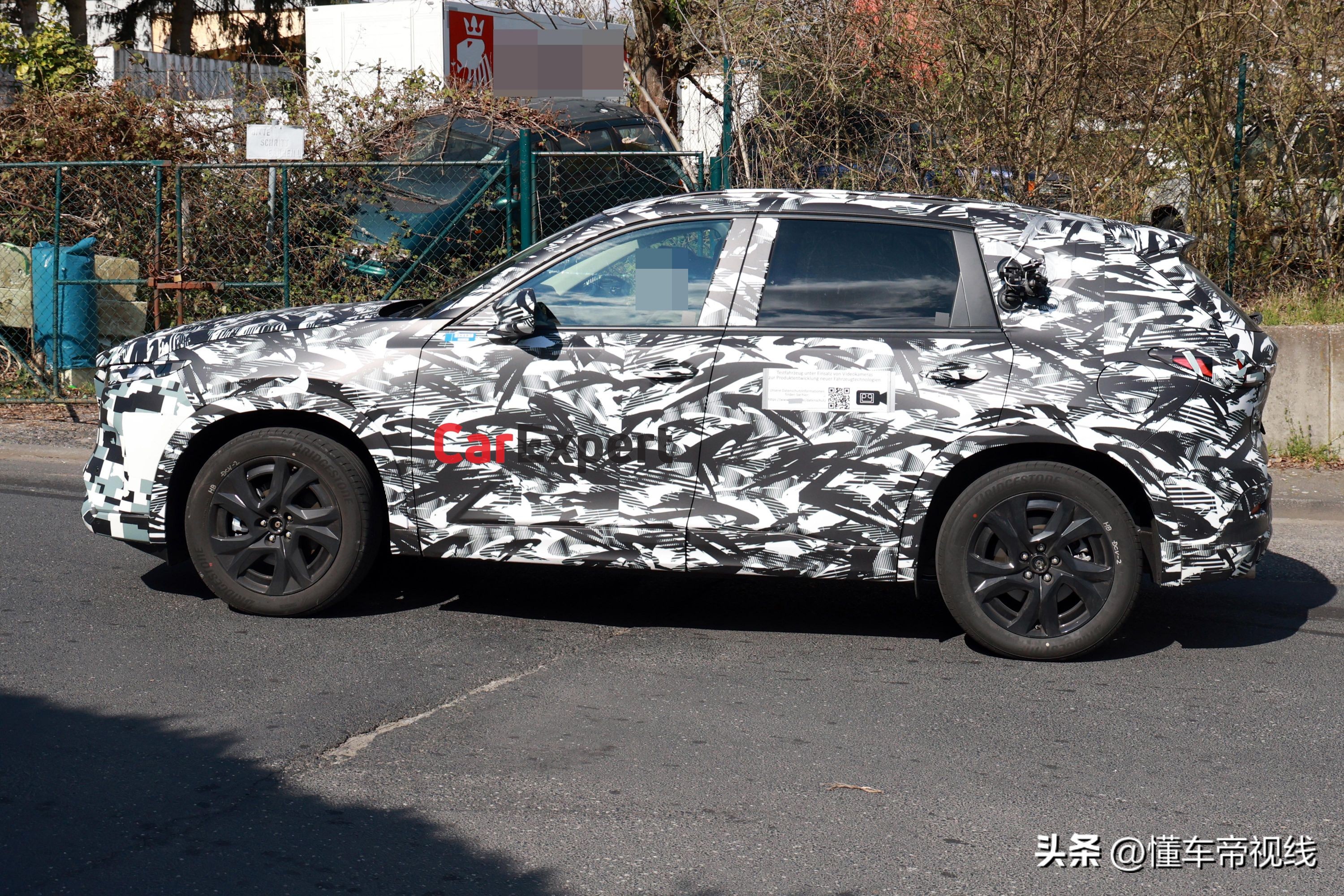 新车 | 全新设计语言,全新马自达CX-5预告图,7月10日正式发布(图8) 全新一代马自达CX-5实车图_马自达2025新车_全新一代马自达CX-5预告图