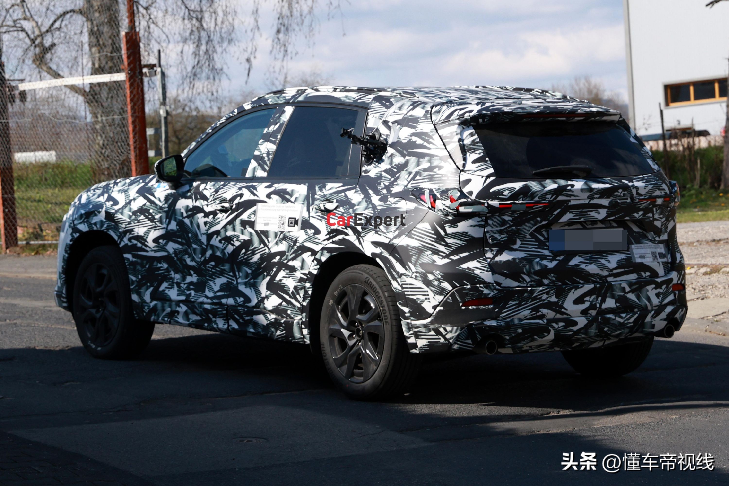 新车 | 全新设计语言,全新马自达CX-5预告图,7月10日正式发布(图9) 马自达2025新车_全新一代马自达CX-5实车图_全新一代马自达CX-5预告图