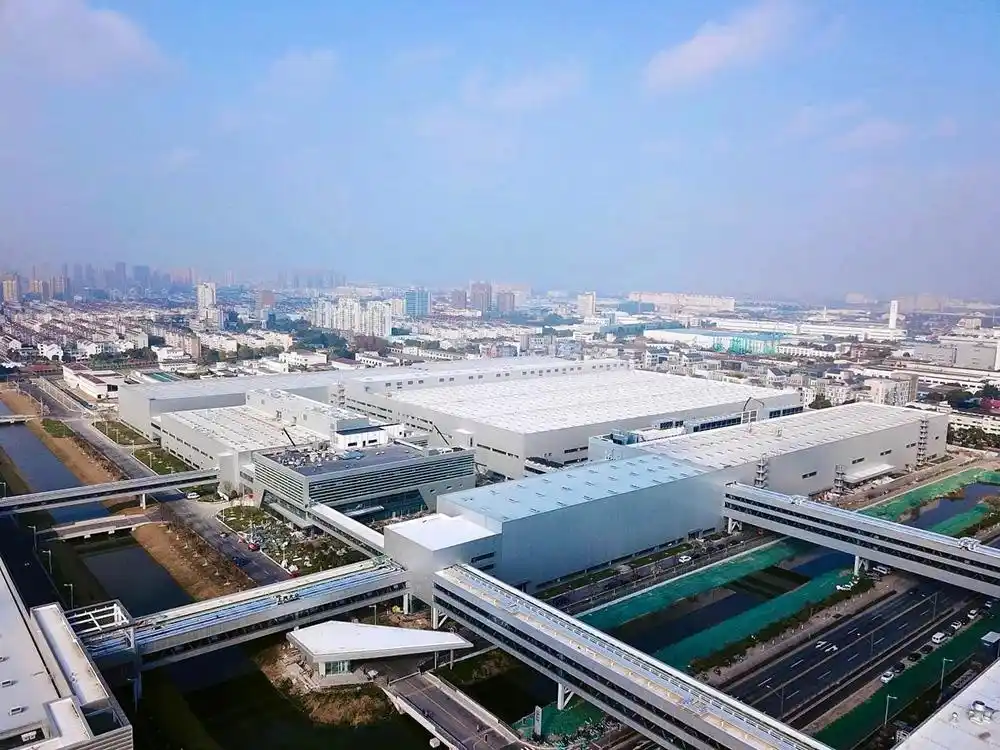 浪奔·浪流|新赛道上,老牌汽车城如何“大象转身”?(图8) 上海大众磁悬浮汽车_上海嘉定汽车产业转型_智能汽车产业园区发展