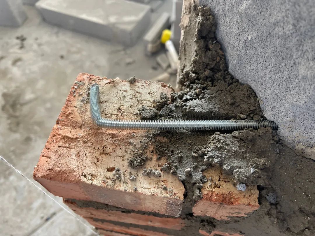 新建墙体种类多,如何选择不踩坑?附砖砌隔墙的施工验收标准(图8) 新建墙体材料选择_砖砌隔墙施工要点_轻钢龙骨吊顶隔墙