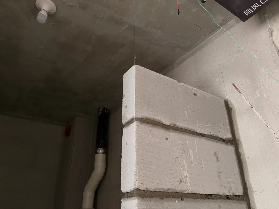 新建墙体种类多,如何选择不踩坑?附砖砌隔墙的施工验收标准(图9) 轻钢龙骨吊顶隔墙_新建墙体材料选择_砖砌隔墙施工要点