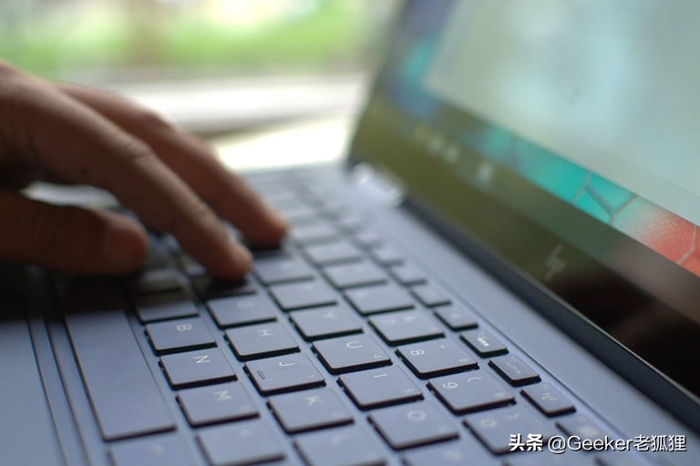 惠普的这款商务本,噱头大于实用性(图9) 商务本评测 惠普Elite蜻 联想ThinkPad对比_thinkpad更换高分屏