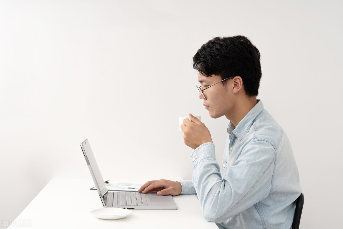 一男子安装宽带，多问了一句话，帮他省了 288元