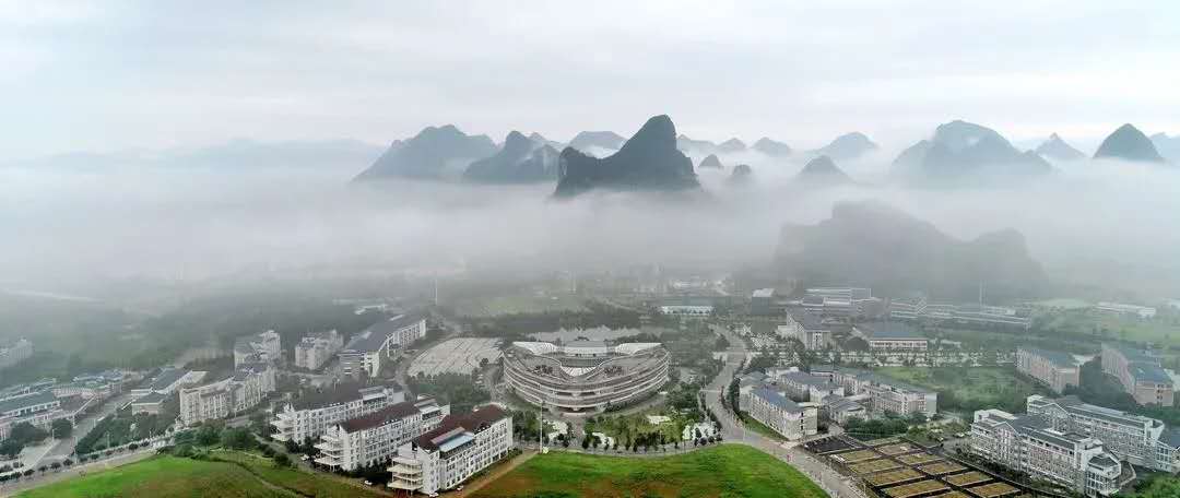 抓机遇 勇创业 争一流丨桂林电子科技大学60年发展纪实(图3) 桂林电子科技大学图书馆开放时间_桂林电子科技大学历史沿革_桂电60年发展历程