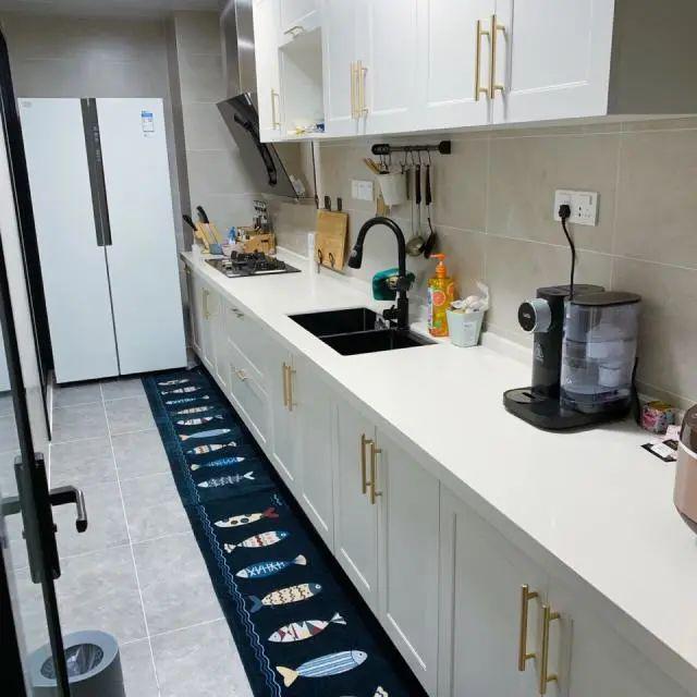 适合小户型的厨房设计,空间虽小,实用性却很强(图6) 阳台厨房装修效果图小户型_L型橱柜布局_小户型厨房设计案例