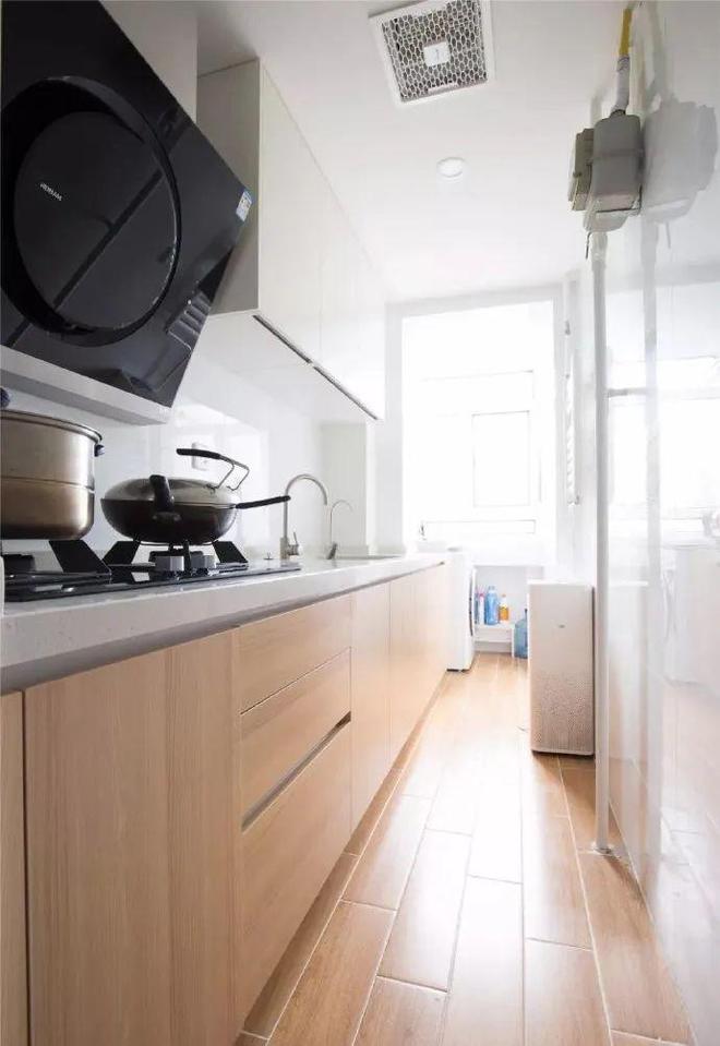 适合小户型的厨房设计,空间虽小,实用性却很强(图8) 小户型厨房设计案例_阳台厨房装修效果图小户型_L型橱柜布局