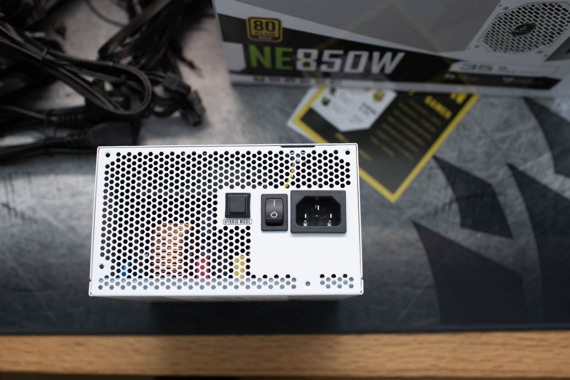 白色限定,金牌全模,安钛克35周年纪念850W电源开箱(图11) 安钛克电源怎么保修_安钛克NE850W电源 850W金牌电源 7年换新